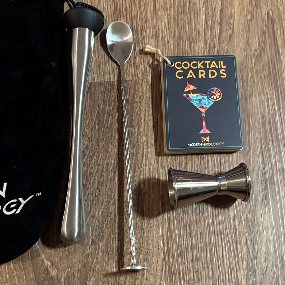 Silver Cocktail Shaker Set - Picture 4 of 8